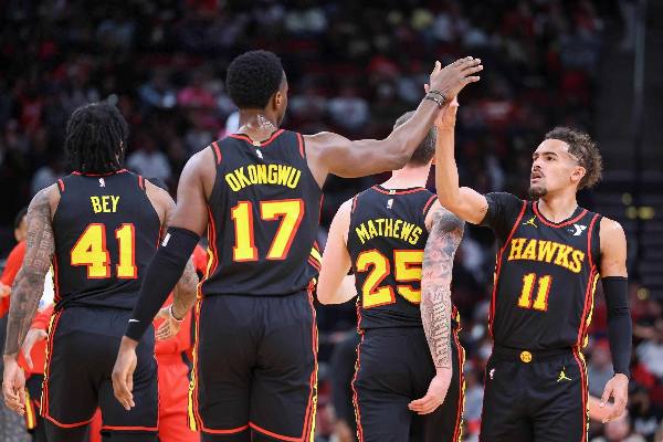 8记三分平纪录！鲍尔爆种助黄蜂擒老鹰，特雷杨43+11+9空砍悲情拉满