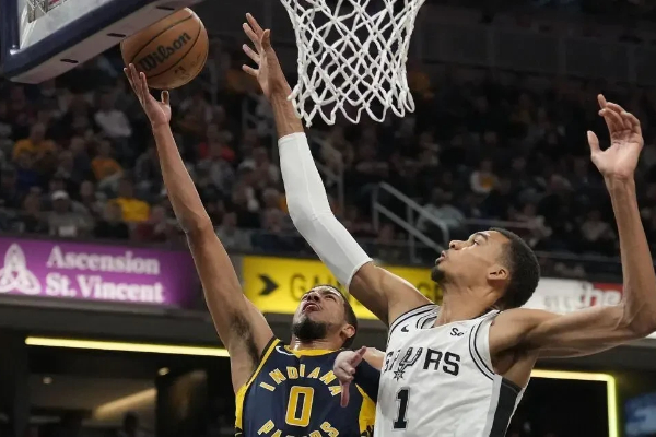 6连胜燃爆西部！文班14+12筑防守屏障 福克斯27分率马刺擒奇才